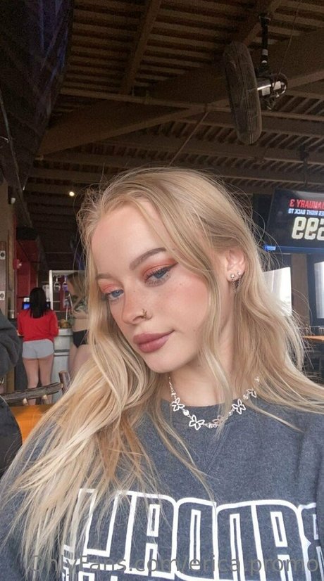 OnlyFans de femmes mûres aux formes généreuses joli img