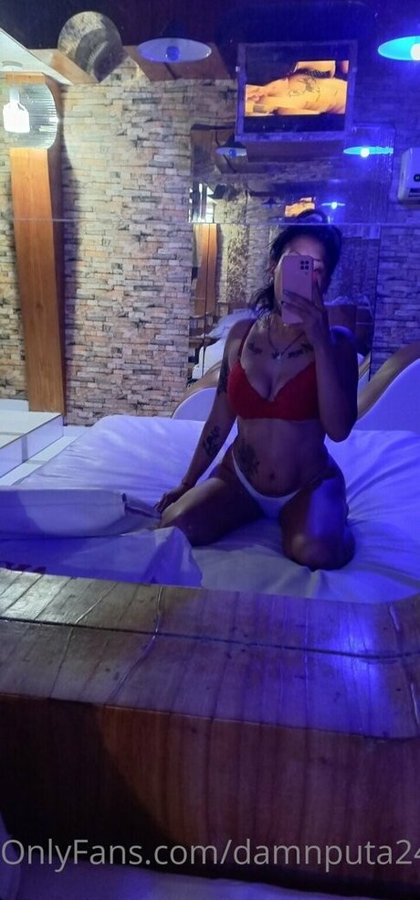 damnputa24 modèle joli des photos