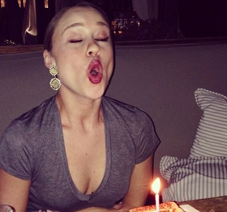 Becca Tobin estrella hd galería