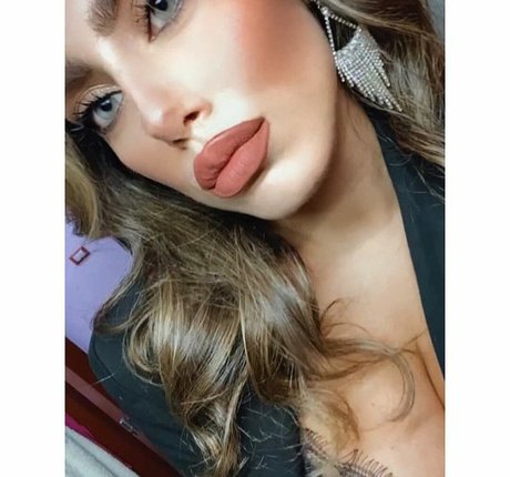 Ylenia Bevelacqua modèle hd galeries