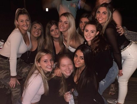 Tori C actrice érotique des photos