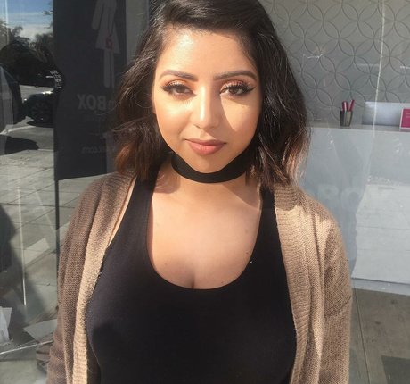 Sadd Pup hd pornstar photos