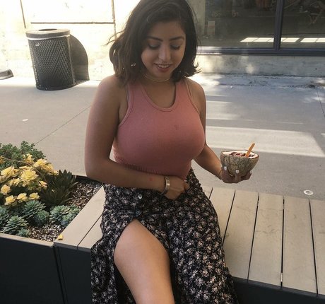 Sadd Pup star du porno galerie