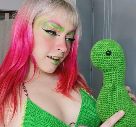 lamoon nsfw hermosa modelo imagen