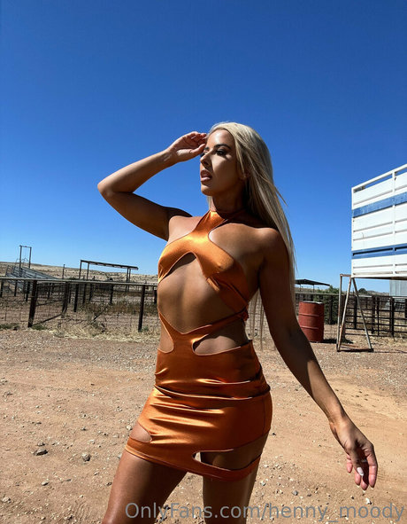 henny moody naked star pic