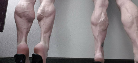 laceys muscular calves bonita actriz archivo