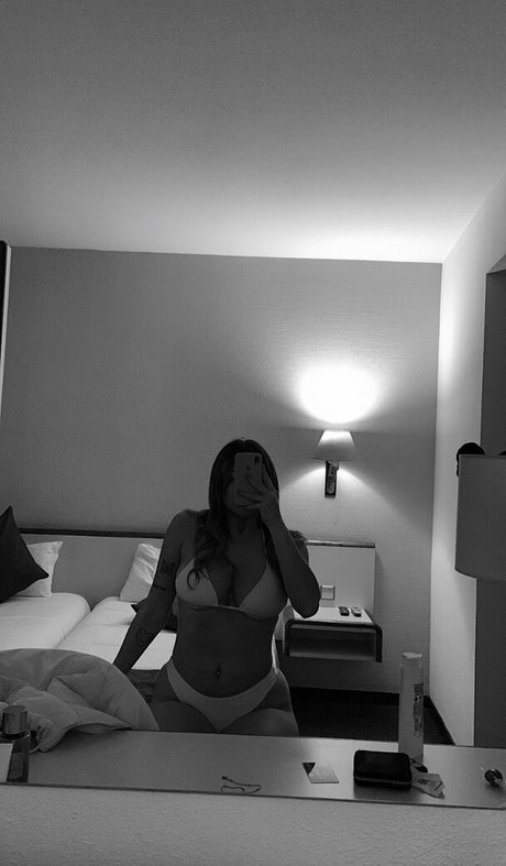 belonly modèle érotique galerie