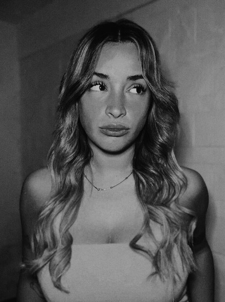 belonly modelo de alta definición foto