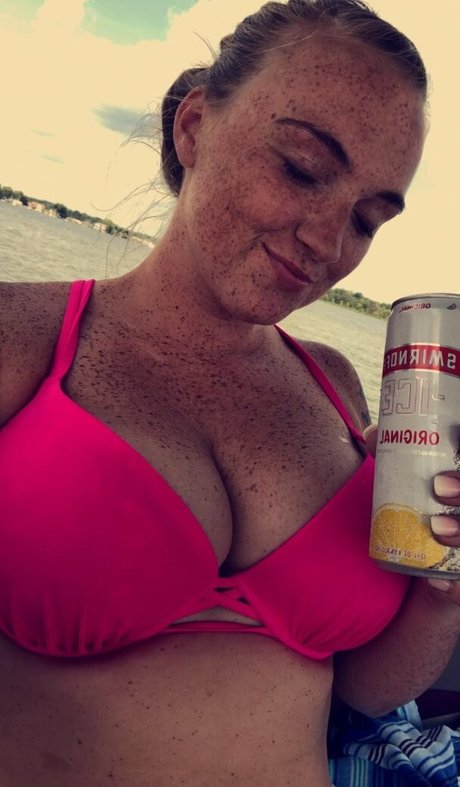 Raelyne Summeier modelo bonita foto