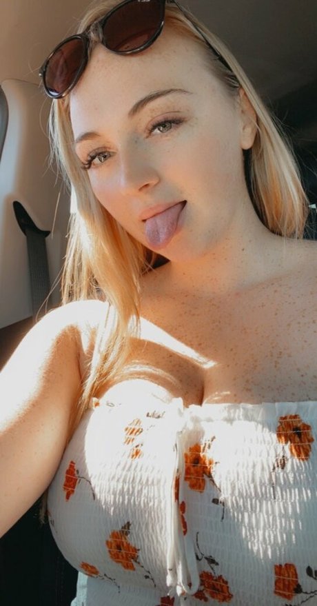 Raelyne Summeier bonita estrella archivo