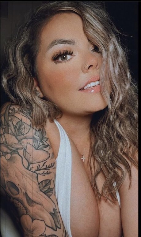 Lilly M modelo libre galerías