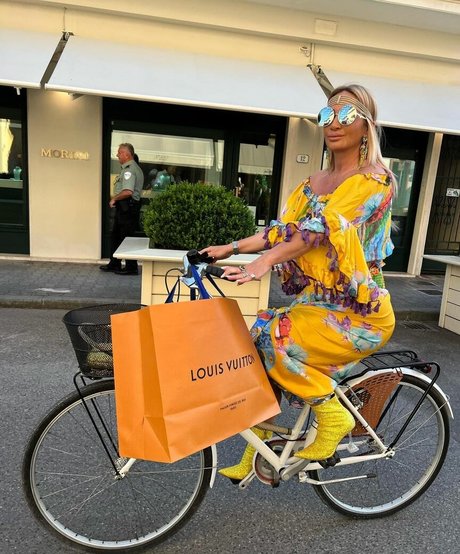 Mara Traversi modèle exclusif galerie