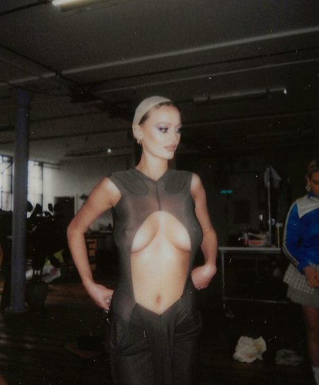 Poppyy Hopson buena estrella porno fotos