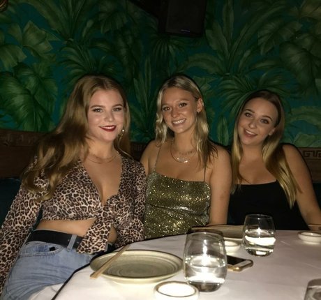 Poppyy Hopson modèle sympa photo