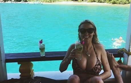 Poppyy Hopson bonita estrella porno foto