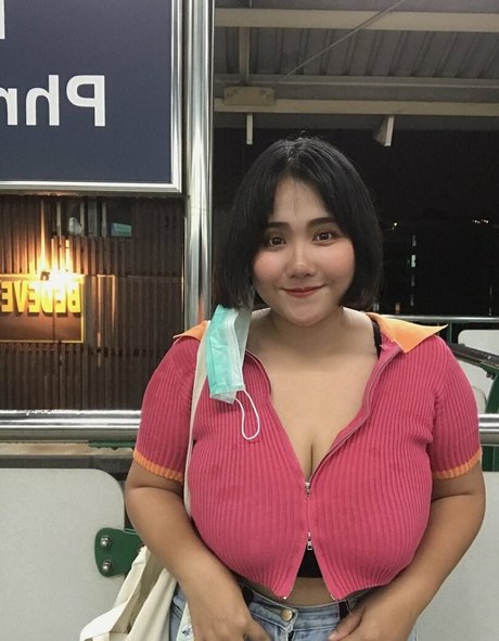 Phiromya Pangyouk actrice érotique archive