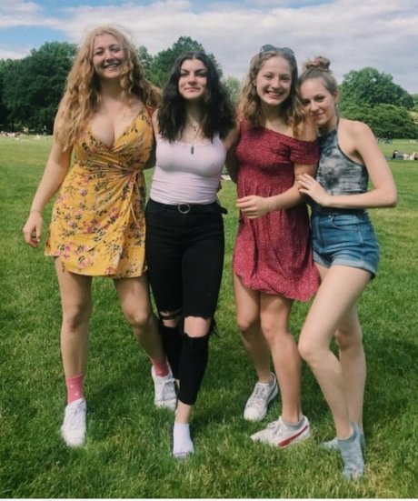 meakelena modelo adulto fotos