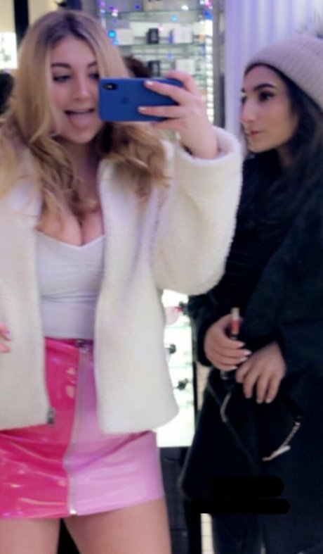 meakelena étoile chaude galeries