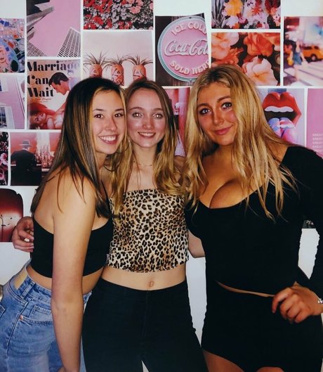 meakelena modèle de sexe photos