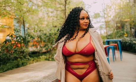 Faye Jackson modelo adulto imágenes