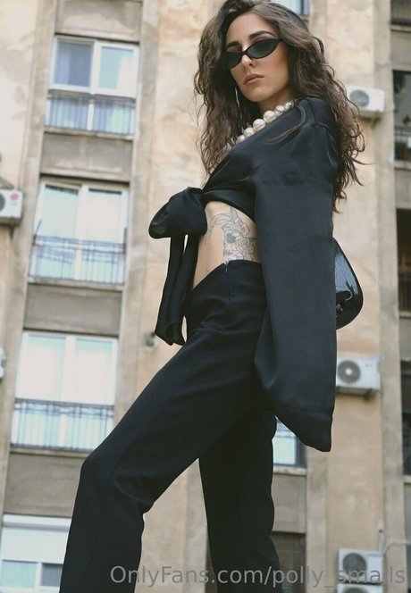 polly smalls actriz atractiva imagen