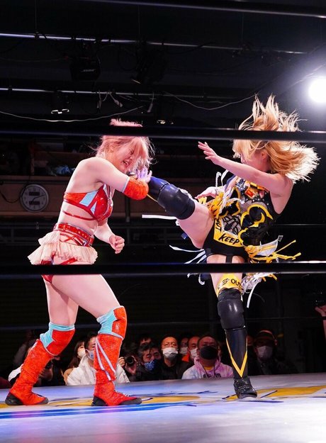 WomenJoshi modelo atractivo galería