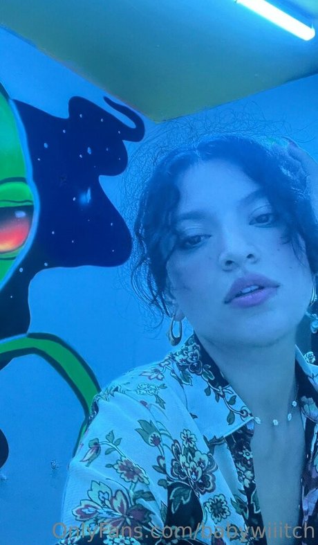 babywiiitch hermosa actriz foto