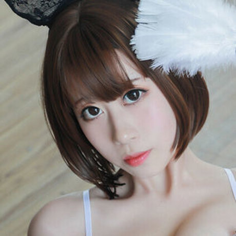 Niceoppi star du porno sexy images