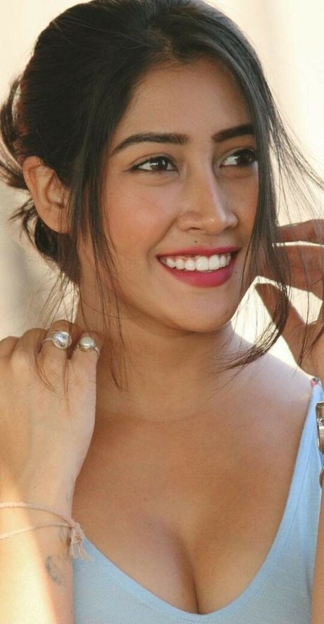 Sofia Ansari modèle porno image