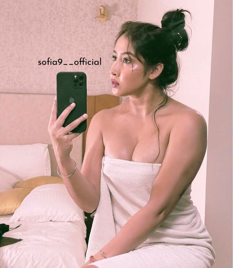 Sofia Ansari art star du porno des photos