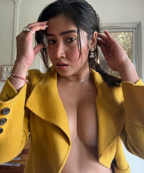 Sofia Ansari star sexy pic