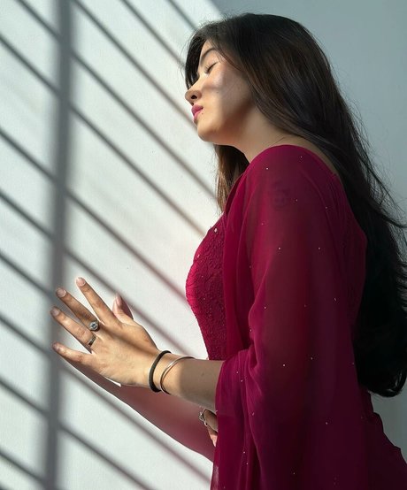 Sofia Ansari modelo adulto imagen