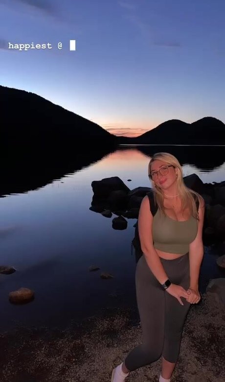 Kayla A estrella porno bonita galería