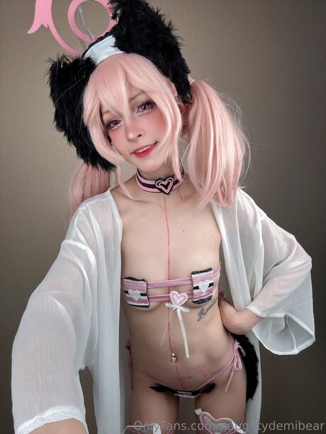 Naughtydemibear estrella exclusiva archivo