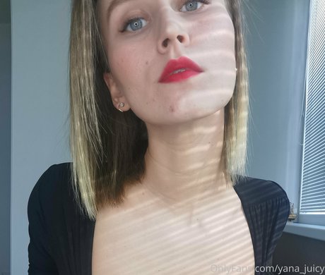 yanajuicy modelo de arte recopilación