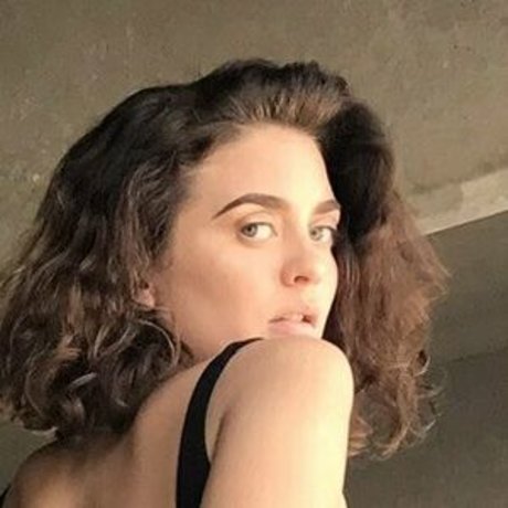 Savannah Small sex actress pic