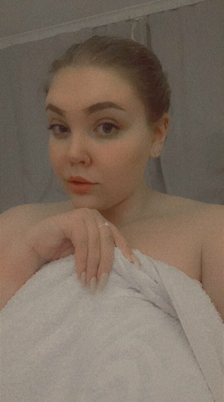 pr1ncessgl1tter modelo erótico galerías