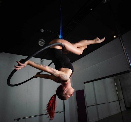 larraphoenix modelo hermosa archivo