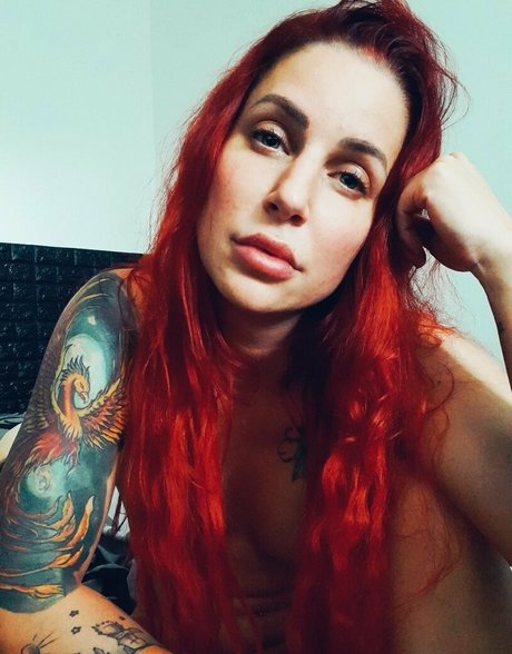 larraphoenix profile image