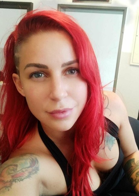 larraphoenix actriz xxx galerías