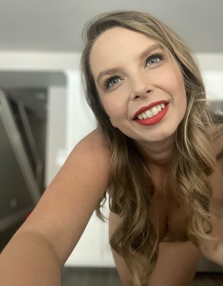 alishadrinksbeer art modèle photo