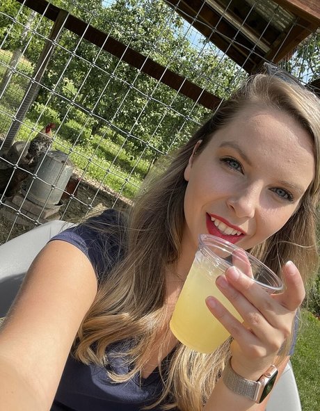 alishadrinksbeer modèle porno img