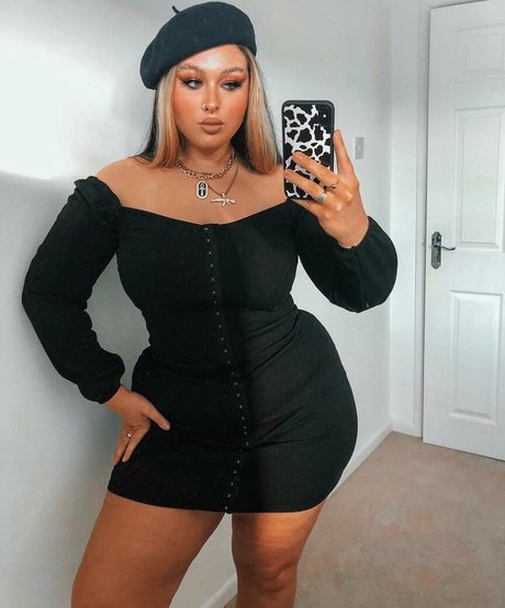 Holly Marston nus étoiles galeries