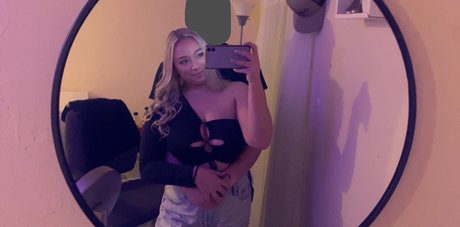 Alyssa K estrella superior galería