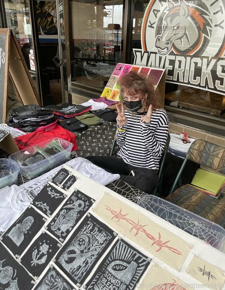 sentientwaifu desnudos de estrellas imagen