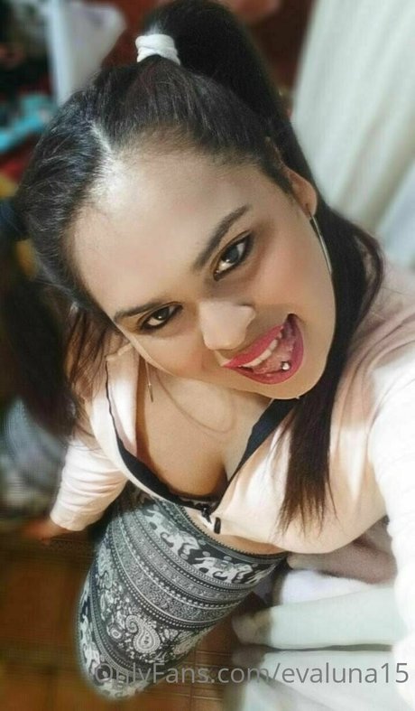 evaluna15 model hd images