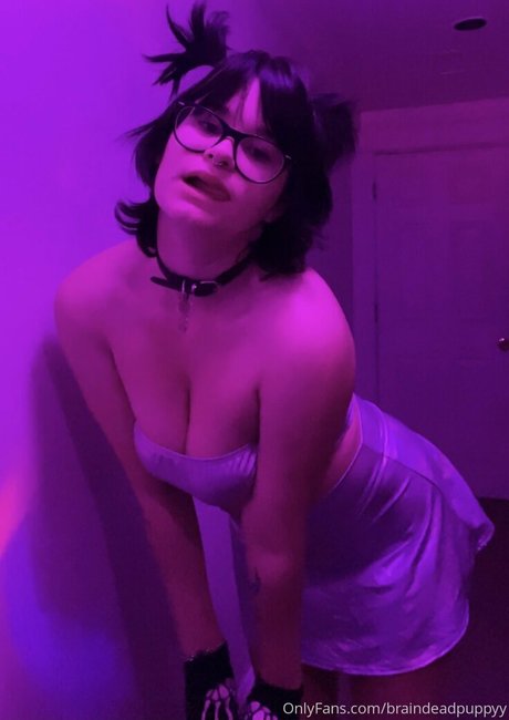 cl0wnpwuppy bonita modelo imagen