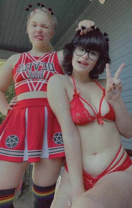 cl0wnpwuppy étoile chaude galeries