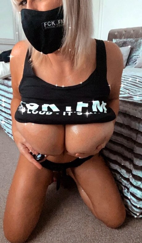 Mollyjfoxx estrella pornografica galería