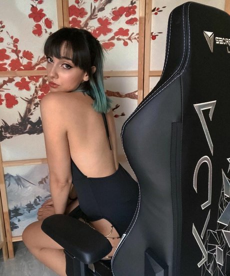 Giada Cristina Bessi étoile sexy galeries